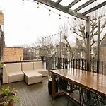 Modern Flat In Notting Hill