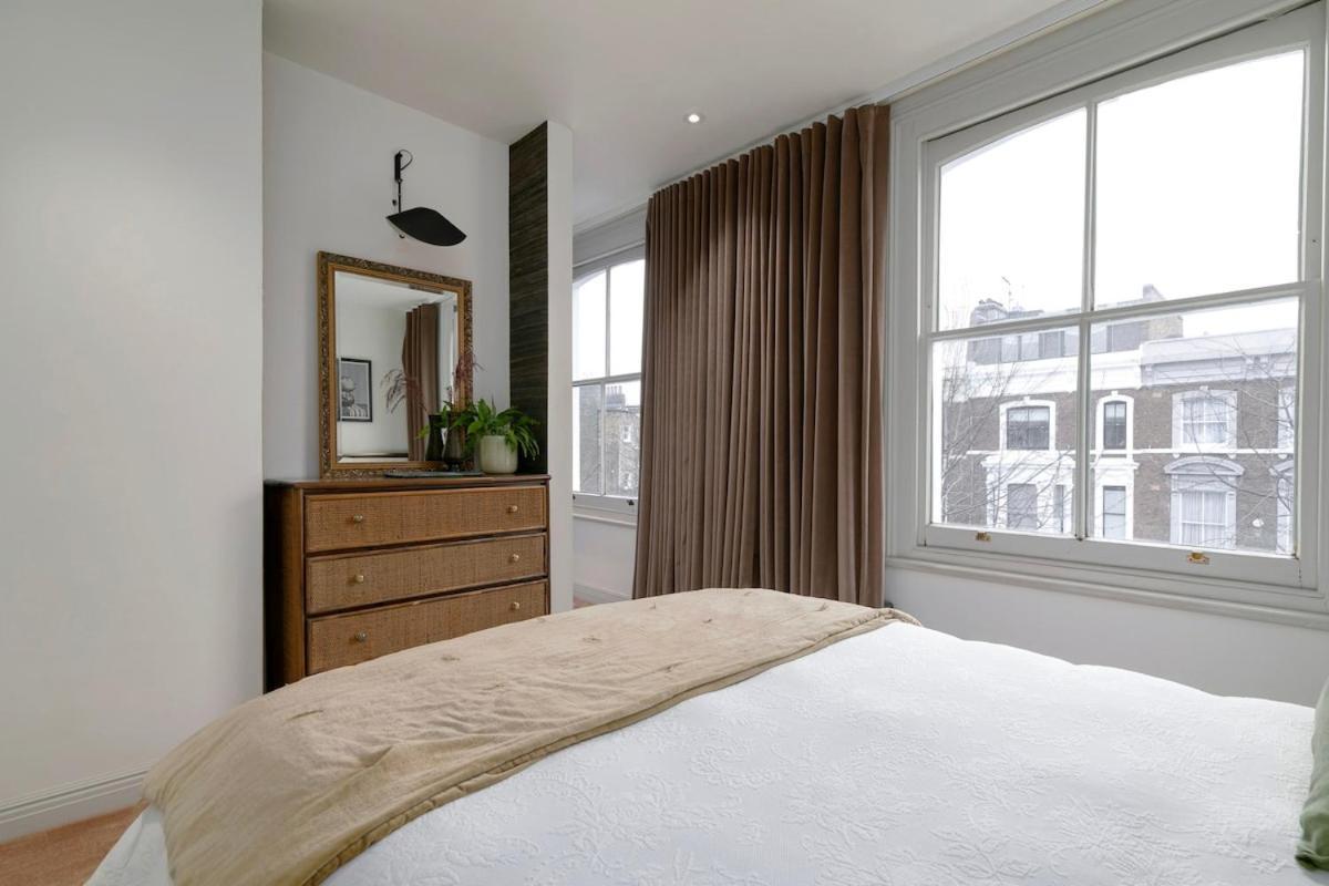 Modern Flat In Notting Hill