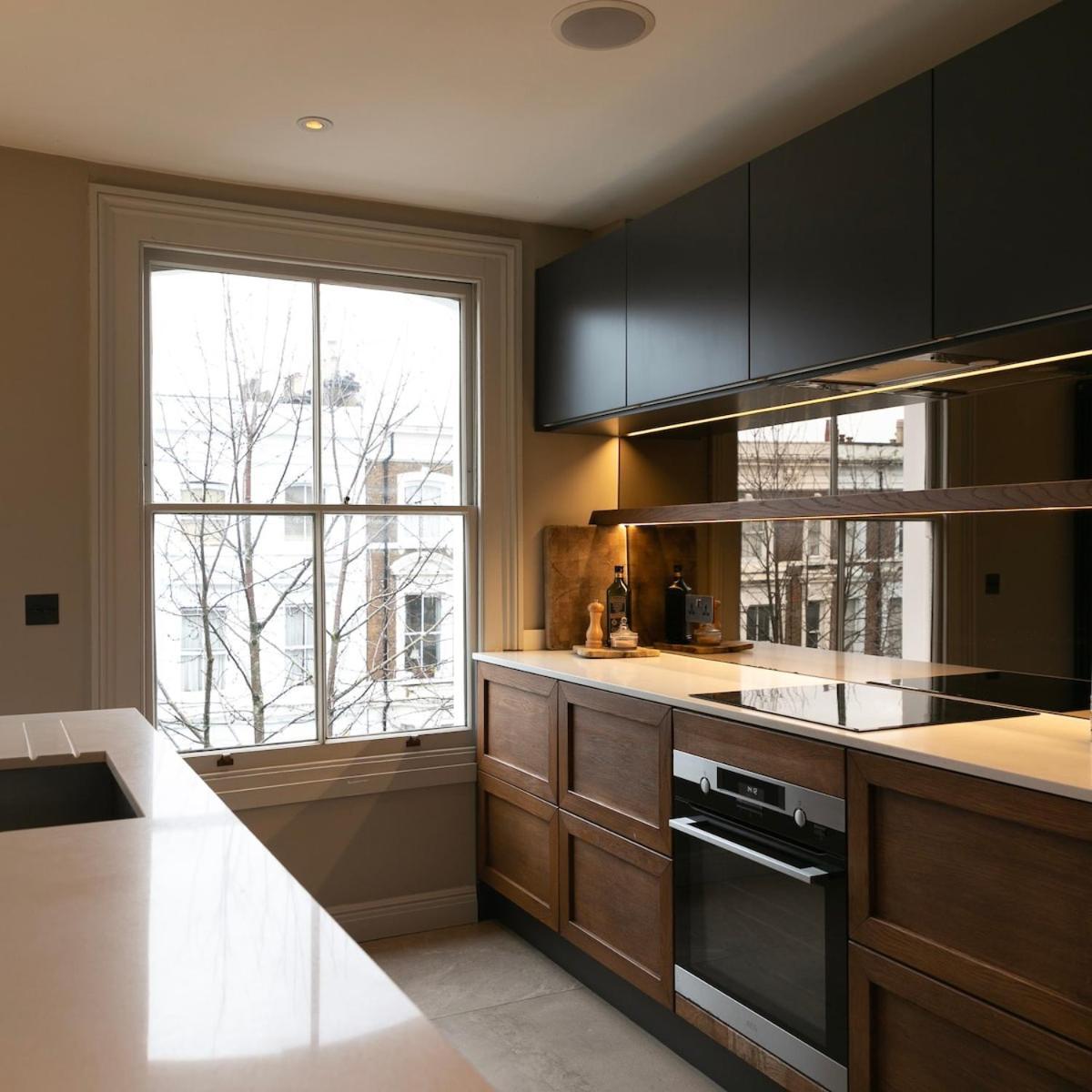 Modern Flat In Notting Hill
